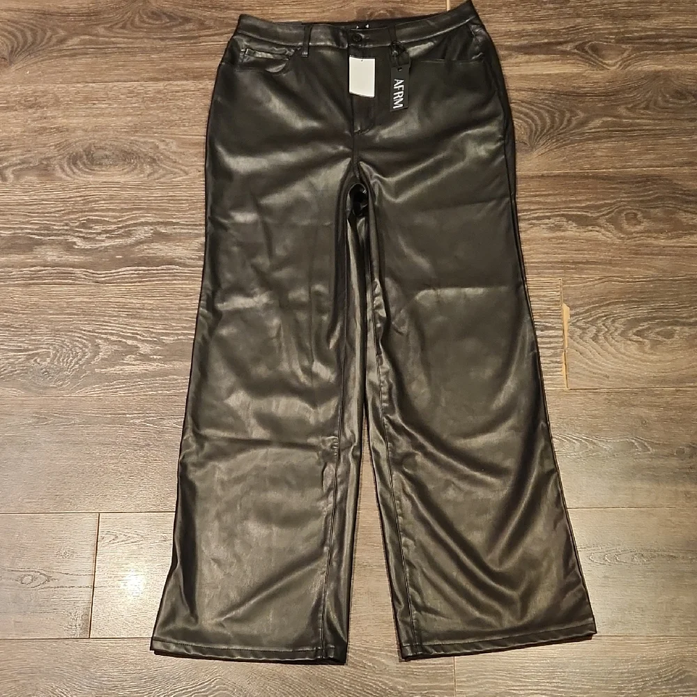 ❤️ NWT! AFRM × REVOLVE DAWSON LOW RISE WIDE LEG VEGAN LEATHER PANTS, 12 (31) - Picture 4 of 13